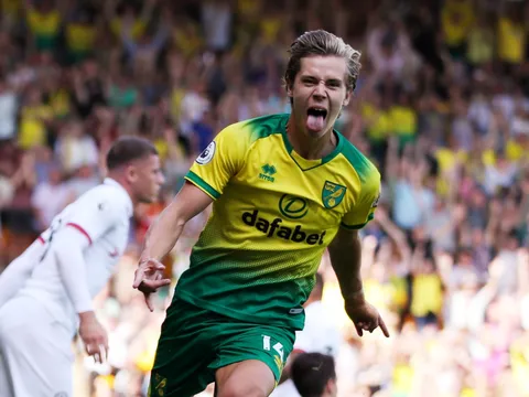 Vượt Man Utd, Liverpool dẫn đầu cuộc đua giành "cái tên hay bậc nhất Norwich"