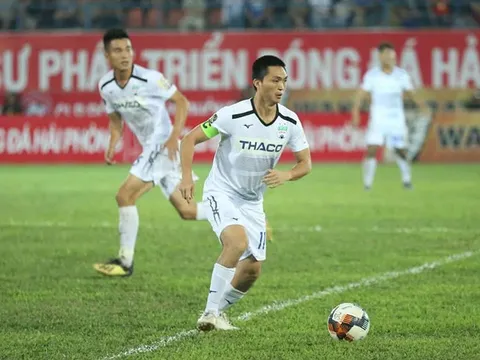 Tuấn Anh ghi bàn sau 4 năm, HAGL chật vật có 3 điểm trước SLNA