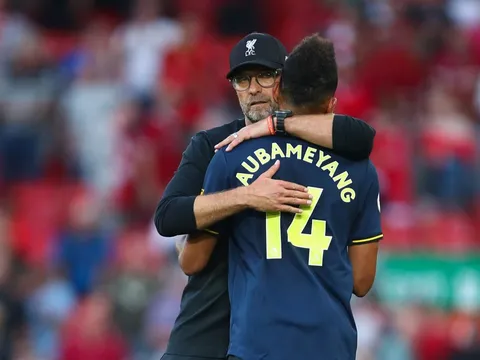 "2 cái tên đó khiến Aubameyang không thể bùng nổ"