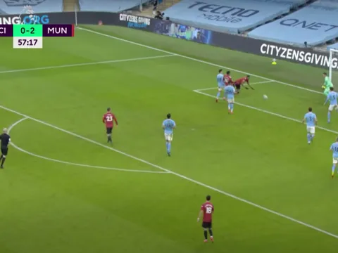 2 tình huống Anthony Martial khiến CĐV Man Utd "choáng váng"