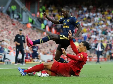 20 điều điên rồ nhất EPL 2019/20 (P1): Nicolas Pepe 'hạ đẹp' Van Dijk