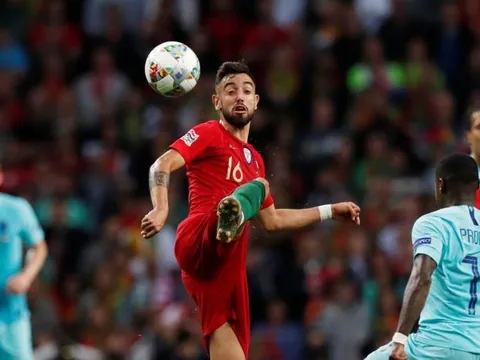 Giờ thì fan Quỷ đỏ đã hiểu tại sao Solskjaer không mua Fernandes