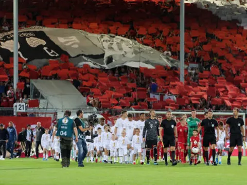 Lewy mở điểm, Hùm xám ra quân thành công mùa giải 2019/20