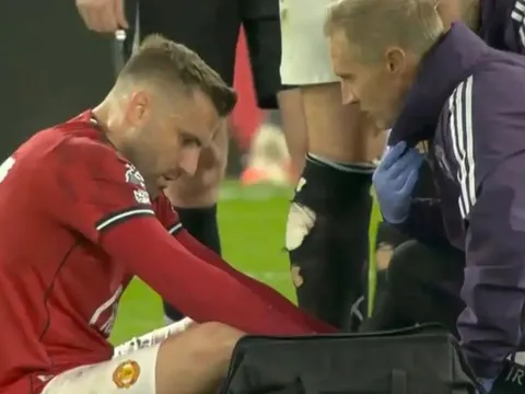 Hạ Brentford, MU lo sốt vó với chấn thương của Luke Shaw