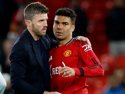 Cơn bão tái thiết chờ đón MU hậu vé Champions League