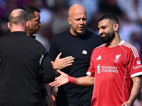 Alan Shearer lo ngại Salah đã chơi trận cuối cho Liverpool