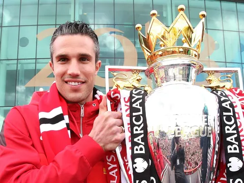 Robin van Persie và tiếng gào thét của đứa trẻ đi tìm vinh quang