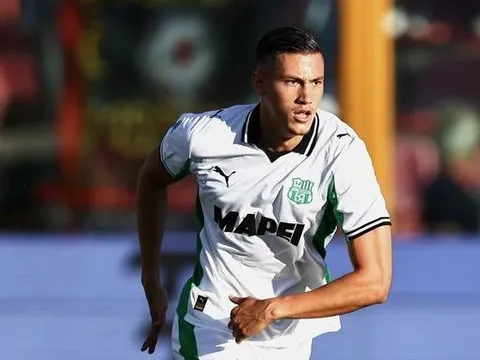 Thủ quân Indonesia giật giải Cầu thủ xuất sắc nhất trước Fiorentina