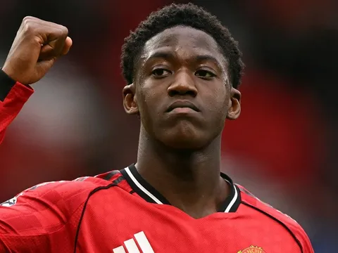Romano xác nhận Mainoo đồng ý gia hạn với Man Utd