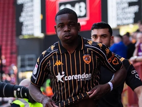 Nghỉ 424 ngày, sao Hull City đứt dây chằng lần 2 sau 11 phút tái xuất