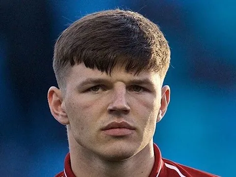 Xóa sạch liên hệ, em họ Gerrard đã quyết không nối bước người anh