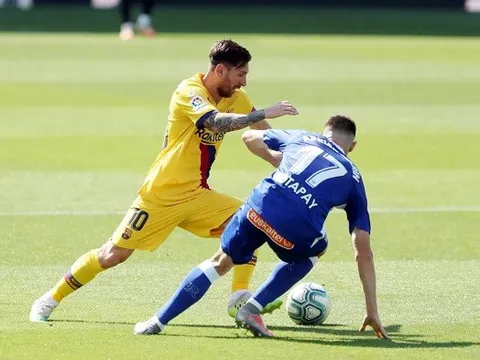 Messi thiên tài, ở tuổi 33 vẫn là một cỗ máy rê bóng