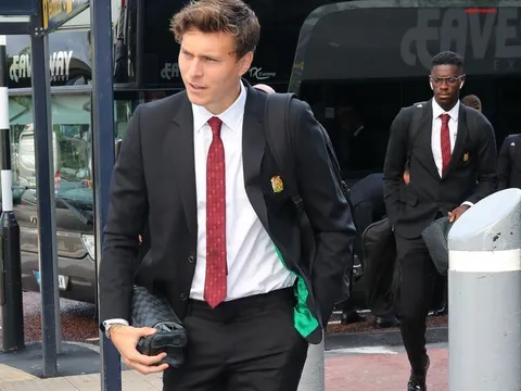 26 cầu thủ Man Utd bảnh bao đến Na-uy, 5 ngôi sao vắng mặt