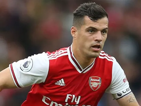 "Emery làm thế, Arsenal chẳng có đội trưởng nào cả"