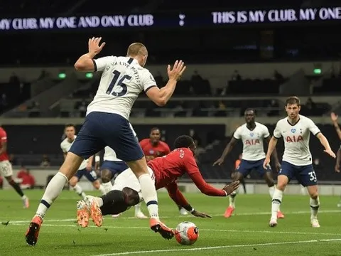 Rõ lý do vì sao Pogba phải dự bị trận gặp Tottenham