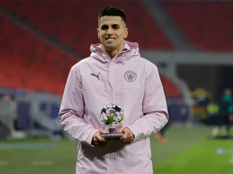 Rio Ferdinand phấn khích trước màn trình diễn của Joao Cancelo