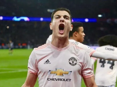 Sợ Wan-Bissaka chiếm suất, 'di sản của Mourinho' cắm mặt gửi thông điệp đến Solskjaer