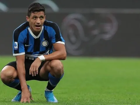 Thibaut Courtois quá hay, bảo sao hàng thủ Real vững như bàn thạch