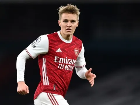 Huyền thoại Arsenal chê Odegaard, Arteta liền chốt hạ 1 câu
