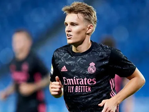 HLV của Man United bất ngờ dành lời khen cho tân binh của Arsenal