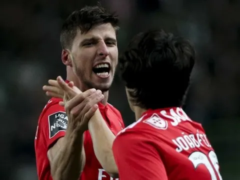 3 lý do xác đáng, M.U nhanh phá kỷ lục cho hậu vệ 66 triệu đi là vừa!