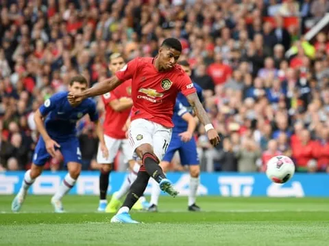 'Tất cả những gì Kepa có thể làm là nhìn bóng bay vào lưới'