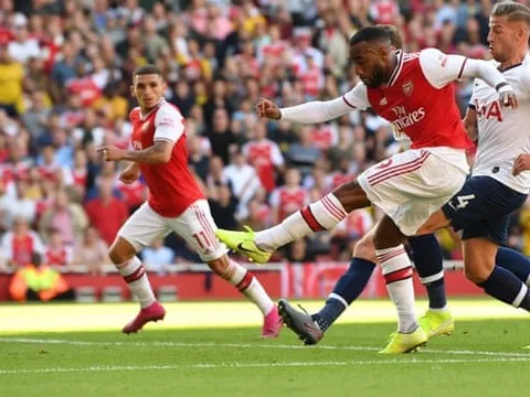Alexandre Lacazette mang tin cực dữ đến Arsenal