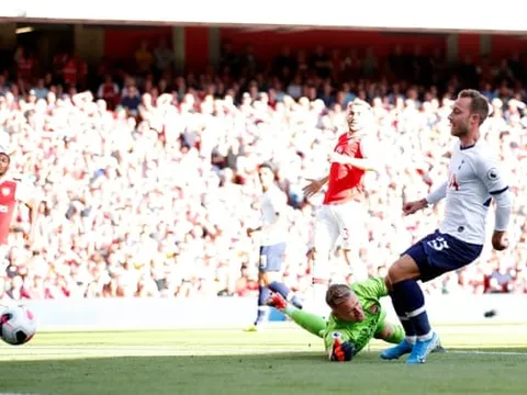 Gary Neville chỉ ra 2 nhân tố dẫn đến bàn thua của Arsenal