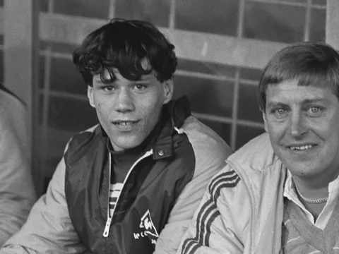 38 năm Van Basten ra mắt bóng đá chuyên nghiệp: Nhớ về anh, 'Thiên nga vùng Utrecht'