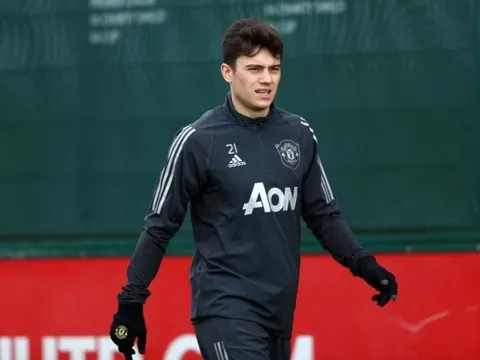 Vì sao Daniel James "mất tích" trong trận đấu với Everton?