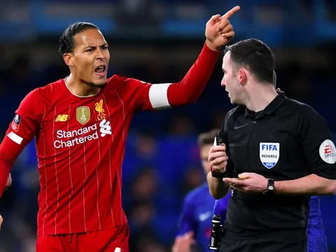 Liverpool mất cú ăn 3, Van Dijk "nổi điên" với anti-fan