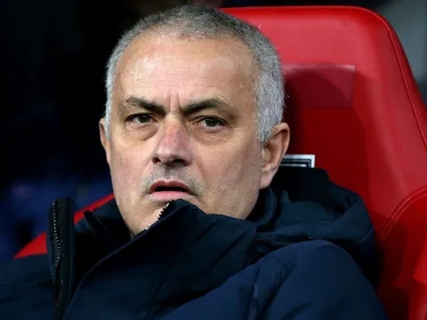 Mourinho phá luật giữa mùa dịch, chuyện bình thường?