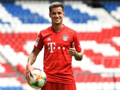 CĐV yêu cầu sao Man Utd "đem sách vở học" Salah