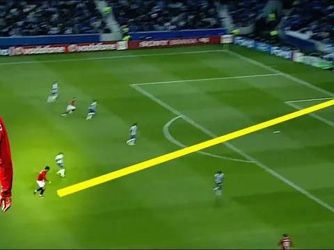 Ngày này năm xưa: Ronaldo nã đại bác hủy diệt Porto