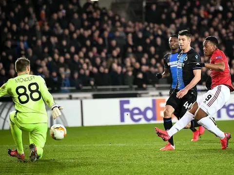 Thay 6/11 vị trí, Man Utd vẫn kiếm được lợi thế trên đất Bỉ