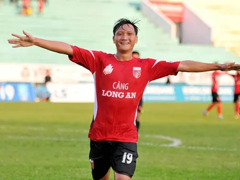 Trần Ngọc Phương: Đôi chân cần cù và trái tim thuỷ chung với CLB Long An