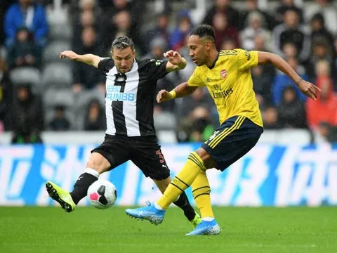Aubameyang: "Một cầu thủ giỏi, hi vọng cậu ấy sẽ sớm được đá chính"