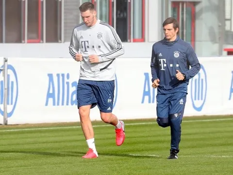 Tròn 1 năm ngày sao Chelsea được phong "coach"