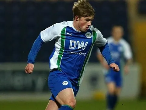 Mới 17, chân sút Hạng Nhất này đã là khao khát của 2 đại gia Anh