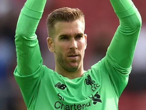 Bỏ Chelsea lẫn Man Utd, Mourinho xuất hiện ở 2 SVĐ trong vòng 20 tiếng