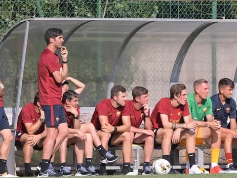 Man Utd chi đậm vì "Gã đầu đá", Jamie Carragher nói lời thật lòng