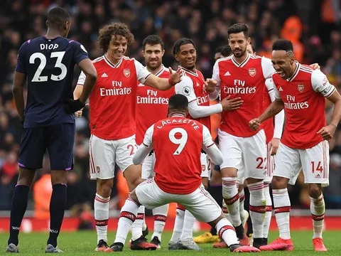 Fan Arsenal: "Tại sao lại để cậu ấy đá ở đó, nó làm tôi sợ hãi"