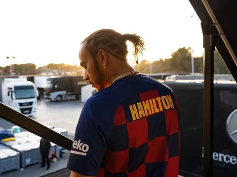 Barca nhận cú hích cực lớn trước El Clasico từ huyền thoại đường đua F1