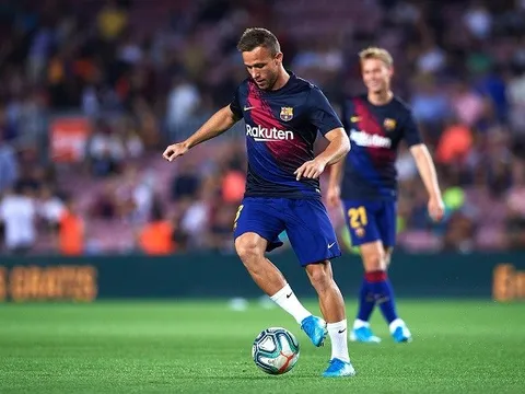 Đón Napoli mà không có Busquets, Vidal, Barcelona bỗng nhận "cú hích lớn"