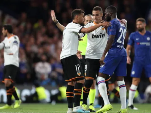 5 điểm nhấn Chelsea 0-1 Valencia: Lampard mất lá bài tẩy; Người hùng bất ngờ