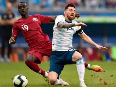5 điểm nhấn Qatar 0-2 Argentina: Quyết định táo bạo, hy sinh Messi!