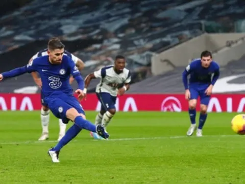 5 điểm nhấn Tottenham 0-1 Chelsea: Mourinho khủng hoảng, Jorginho 'bye bye' Bruno Fernandes