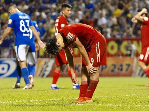 5 điểm nhấn vòng 15 V-League: HAGL lâm nguy, Hà Nội đánh rơi chiến thắng