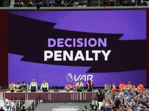 5 tình huống VAR đáng chú ý vòng 1 NHA: Nạn nhân đầu tiên; 'Đồ tể' được tha thứ