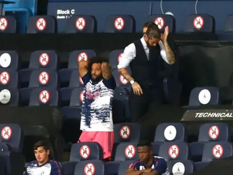 Nhìn Varane "tấu hài", Ramos phản ứng ra sao?
